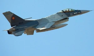 avion f16 romania foto rumanianmilitary.ro