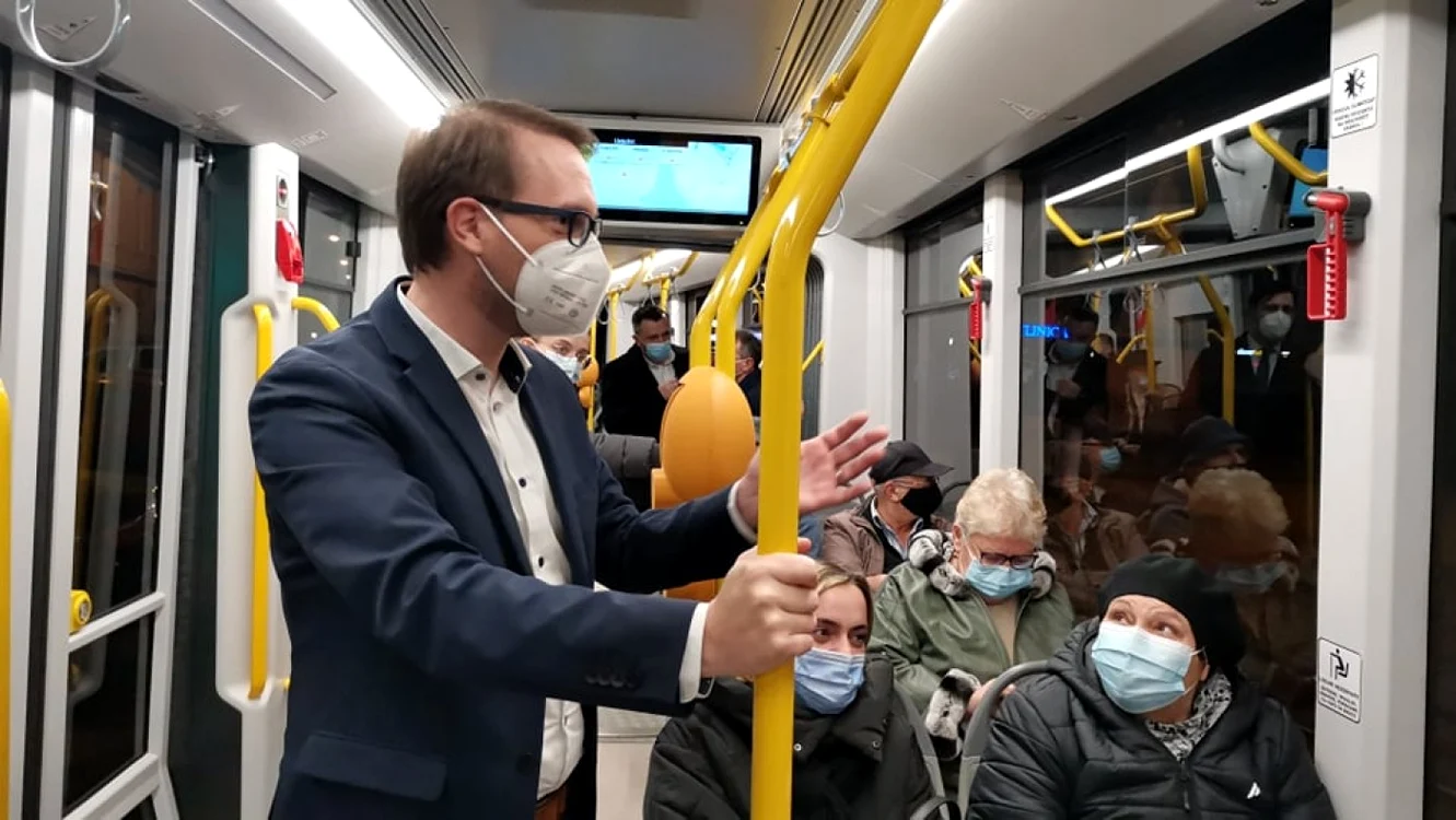 Cel mai performant tramvai din Europa circulă deja în Timişoara FOTO Ş.Both