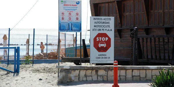 Rezultatele analizelor apei de îmbăiere vor fi afişate pe panouri pe plajă