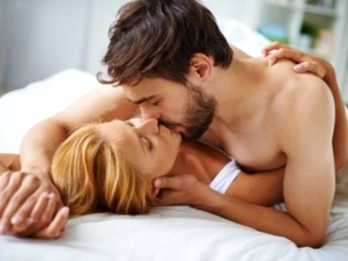 Sexul este important în relaţie mai ales pentru legătura afectivă, emoţională şi fizică pe care o creează între partenerifoto: 123RF