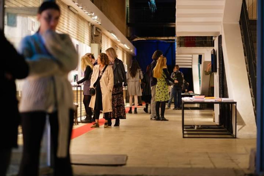 DIPLOMA Show începe din 4 octombrie. Expoziții și petreceri te așteaptă toată săptămâna în București.