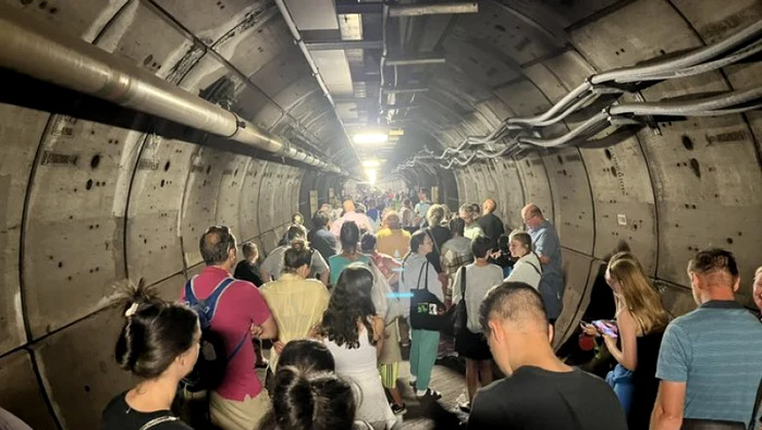 Sute de oameni au fost evacuați din Eurotunel