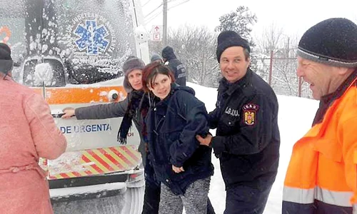 6 act 6 zchnews ro gravida luata de ambulanta foto igsu jpeg
