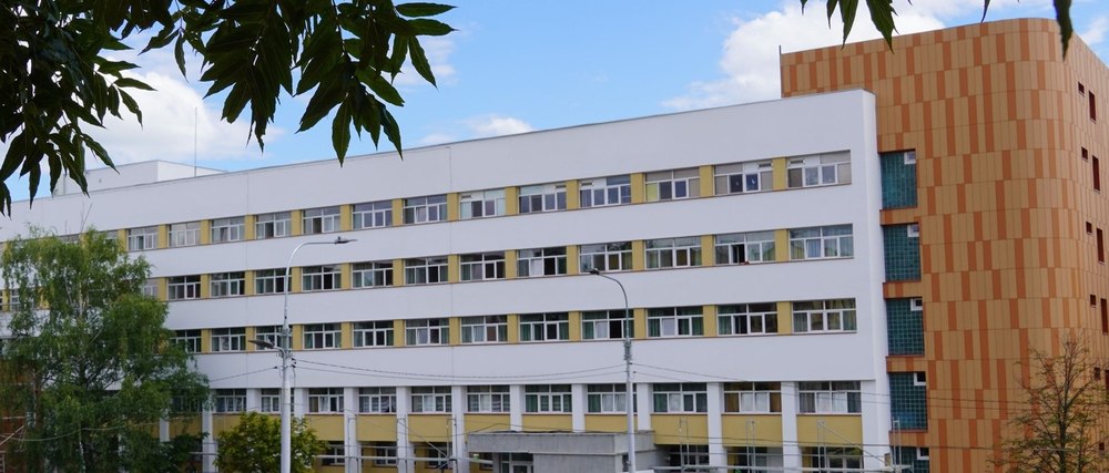 Chirurg acuzat că tratează pacienţii în stare de ebrietate. Conducerea Spitalului Judeţean Sibiu a deschis o anchetă