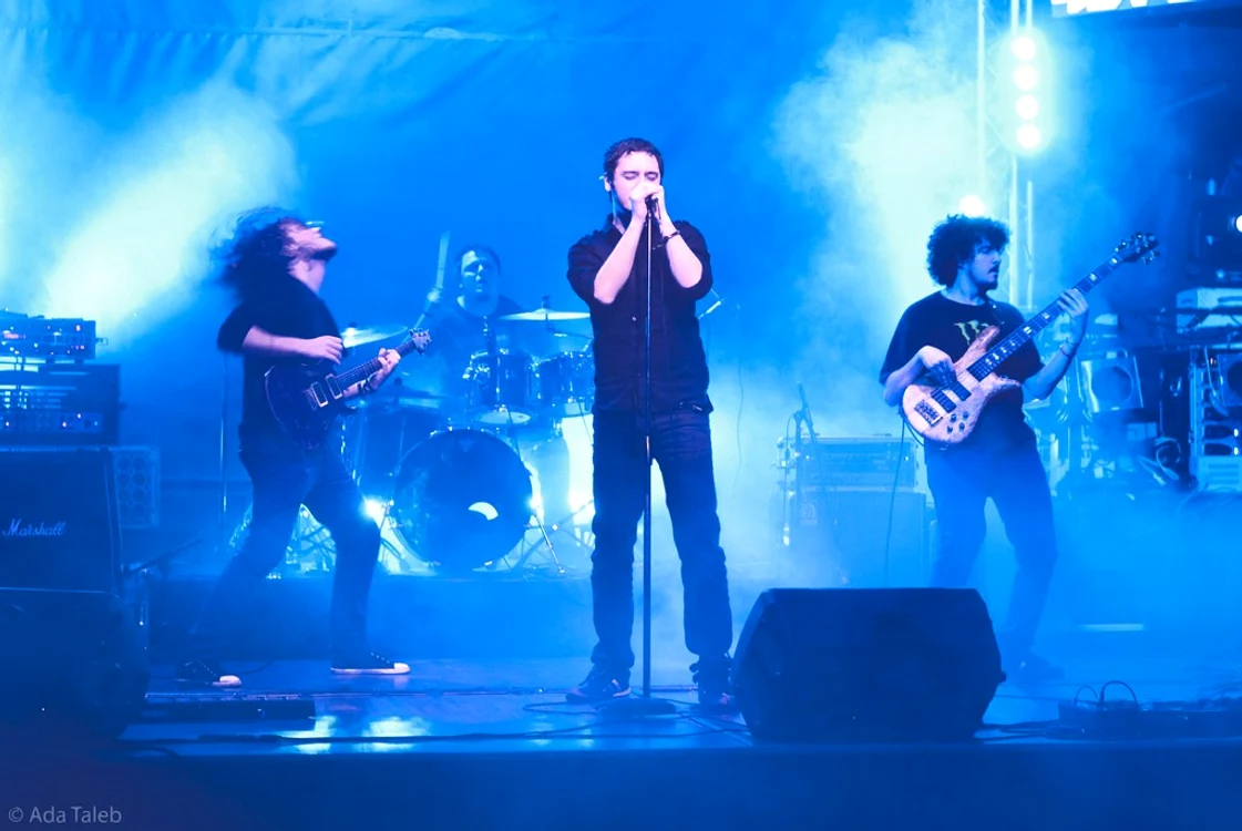 White Wall, spectacol live
