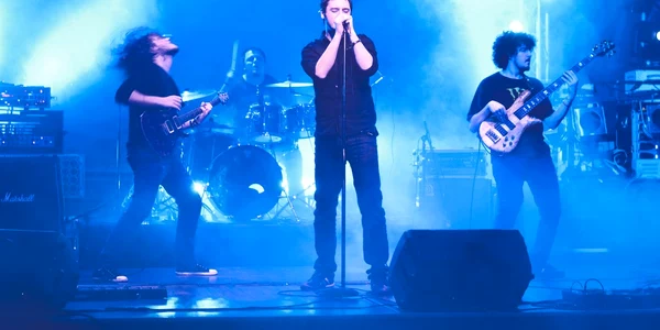 White Wall, spectacol live