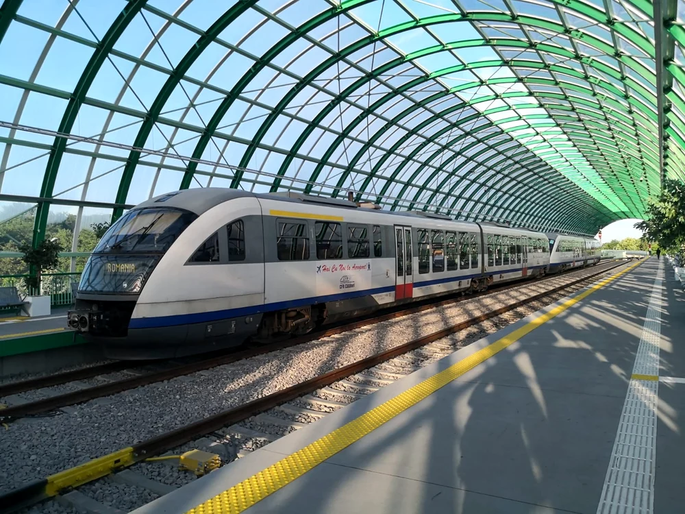 
    Trenul de Otopeni nu circulă regulat, din cauza lucrărilor la calea ferată  