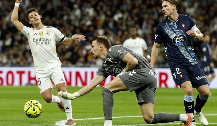 Ionuț Radu (centru) a apărat cu succes poarta echipei sale (FOTO: EPA)