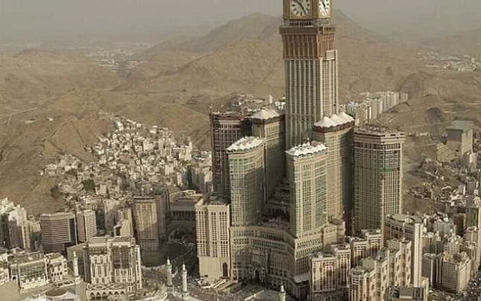 Makkah Royal Clock Tower Hotel, Makkah: 601 metri