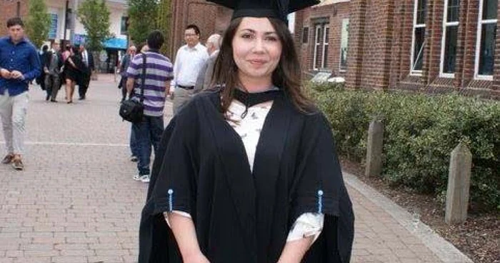 Nicoleta Pană, la momentul absolvirii cursurilor Universităţii Southampton (FOTO: arhiva personală)