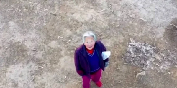 Batranica certata de drona China FOTO Captura video
