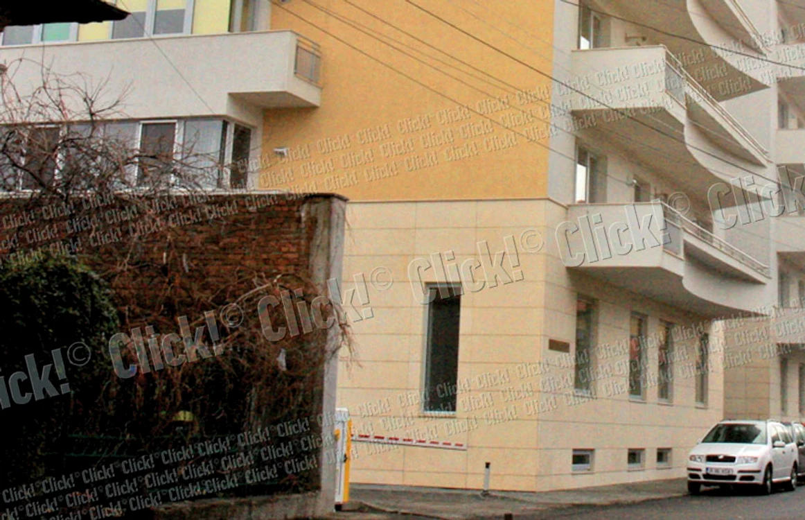 În acest bloc  Piţurcă i-a  cumpărat  amantei un  apartament