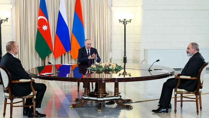Ilham Aliev, Vladimir Putin și Nikol Pașinian/ FOTO:Moskow Times