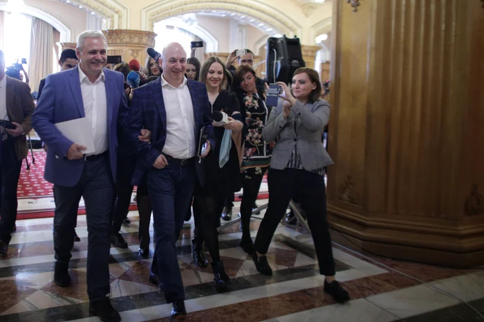 Liderul PSD nu i-a dat o clipă drumul la braţ, colegului de partid