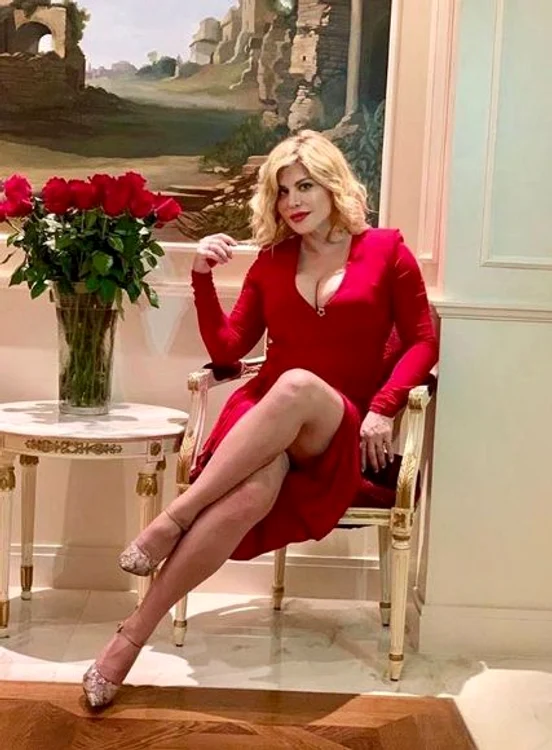 Loredana pare că a dat anii înapoi, arătând din nou ca în tinerețe