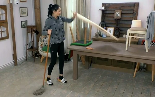 Brigitte a spar intenționat tabloul primit de Otniela de la Pastramă