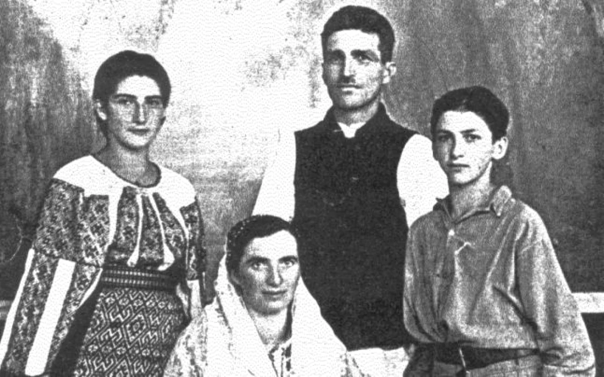 Familia Jubleanu:Matilda, Maria, Titu şi Tică FOTO: arhivă