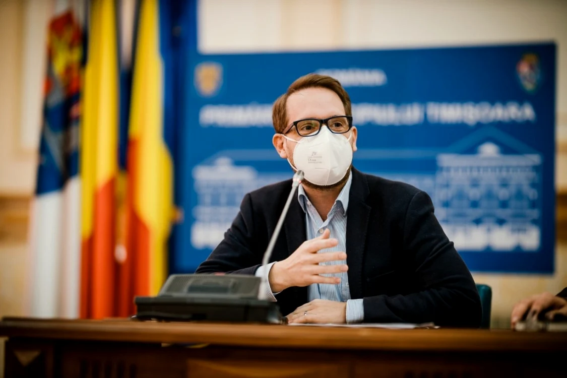 Primarul Timişoarei, Dominic Fritz, anunţă o amplă operaţiune de verificare a teraselor de pe malul Begăi FOTO Arhivă Adevărul