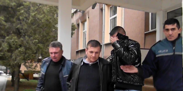  au dat o ţeapă de un milion de lei Zărie Ghimboaşă şi fostul ofiţer SRI Cătălin Lance au fost reţinuţi şi apoi eliberaţi în mai puţin de 12 ore