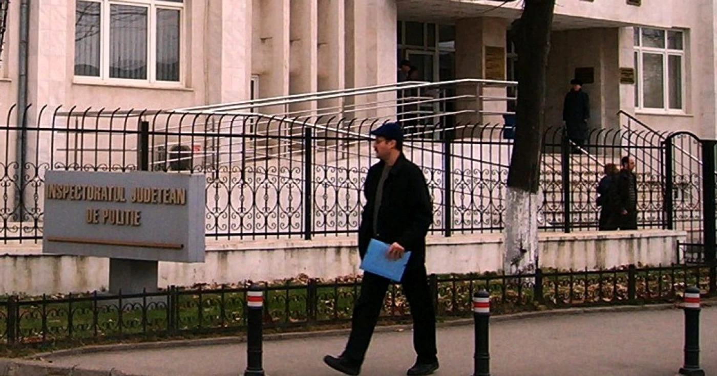 Cei care pot oferi indicii ce ar ajuta la depistarea minorilor sunt rugati sa sune la "112"