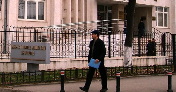 Cei care pot oferi indicii ce ar ajuta la depistarea minorilor sunt rugati sa sune la "112"