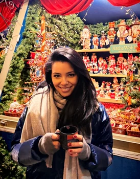 Corina Caragea, la târgul de Crăciun din Rothenburg, Germania - Foto: Instagram 
