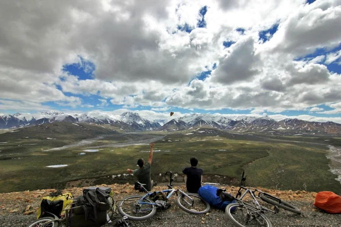 Cei doi se aflau în Parcul Naţional Delina din Alaska FOTO artia.tumblr.com