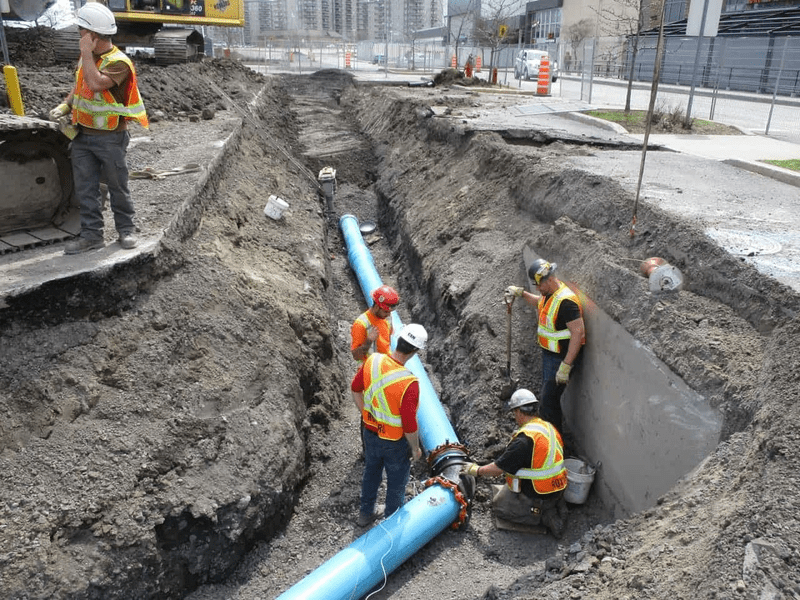 Ce n-a văzut Piatra Neamţ! După 50 de ani, conducte din ceramică pentru stoparea avariilor la apă