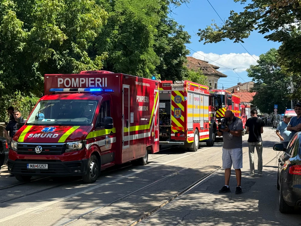 Incendiul a fost lichidat.  FOTO ISU Iași