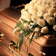 sicriu flori servicii pompe funebre jpeg