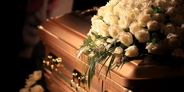 sicriu flori servicii pompe funebre jpeg