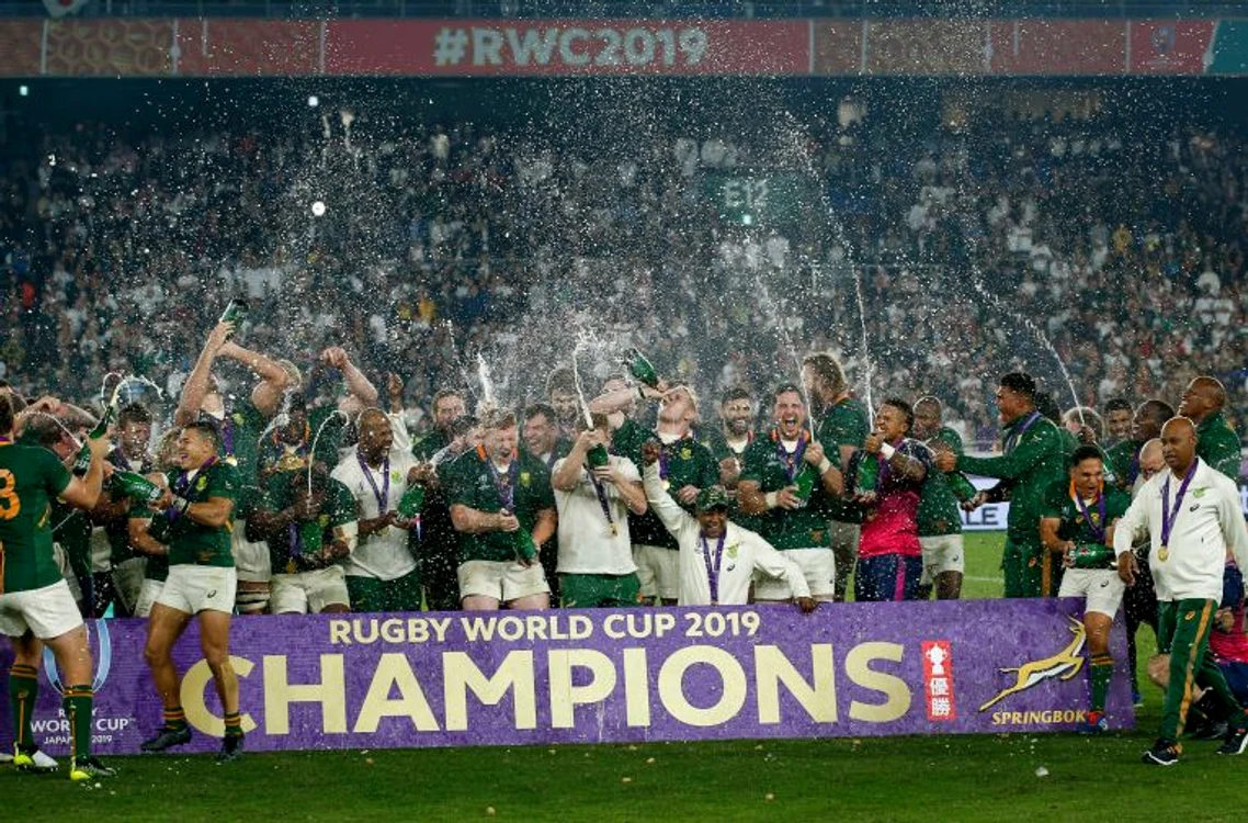 
    Africa de Sud si bucuria cuceririi celui de-al treilea titlul mondial la rugbyFOTO: EPA  