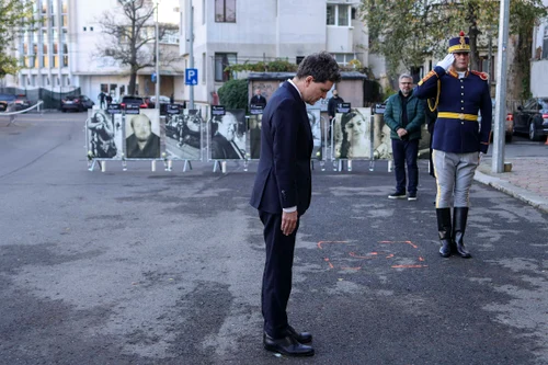 Nicușor Dan a depus o coroană pentru victimele de la Colectiv FOTO Inquam / Octav Ganea