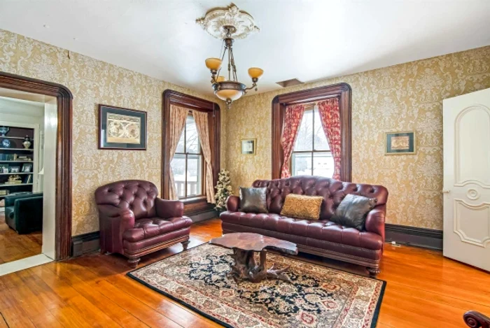 Proprietatea are  27 de camere FOTO: Century 21 MRC / The Stacie Callan Group