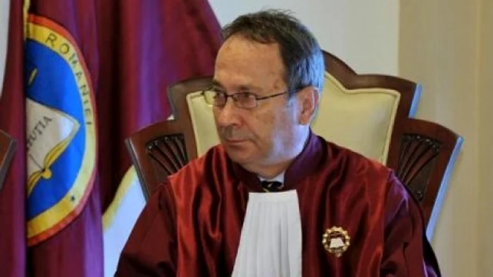 
    Președintele Curții Constituționale, Valer Dorneanu este un fost lider PSD  