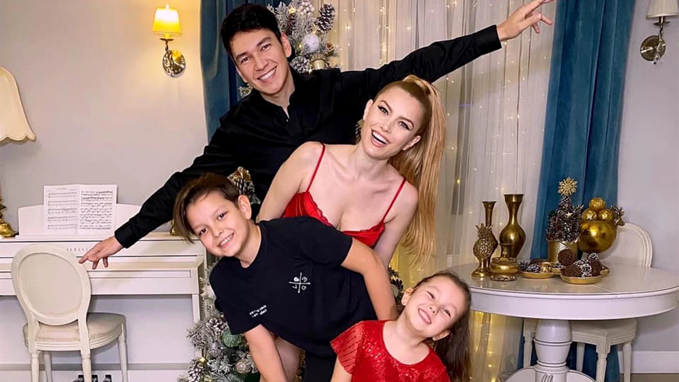 Elena Gheorghe are o întreagă familie de muzicieni care îl așteaptă cu nerăbdare pe Moș Nicolae