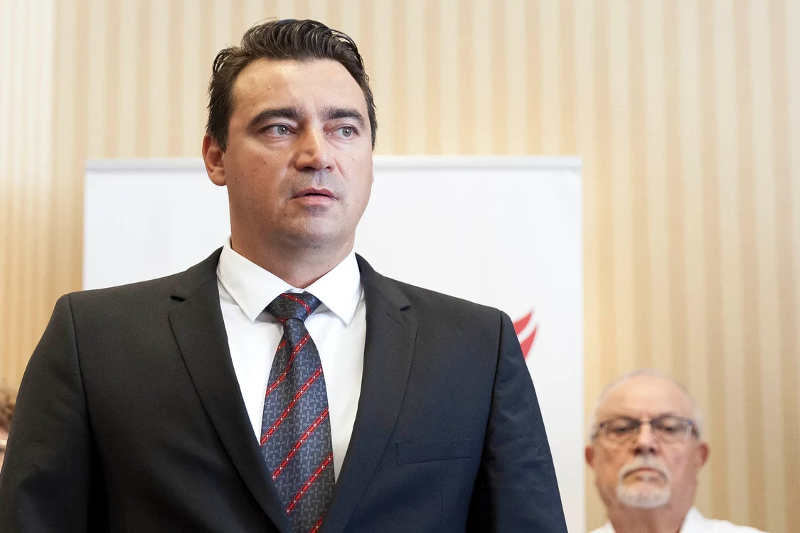Andrei Stoican a declarat că i s-au oferit liste cu semnături de pe „piața neagră”