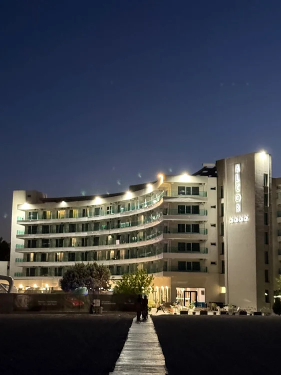 La Hotel Alcor, weekendul 15-17 august costă 1.800 lei/cameră dublă cu mic-dejun