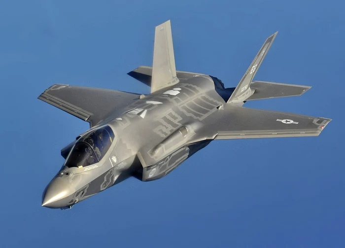 Avionul de de luptă invizibil F-35C Foto Wkipedia