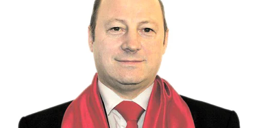 Ilie Boncheş a dat eşarfa roşie pentru partidul portocaliu