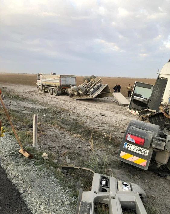 Două camioane, implicate în impact Sursă foto: CNAIR