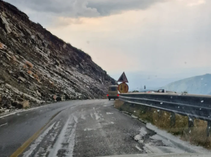 A căzut grindina pe Transalpina. FOTO Meteo Buzău Facebook