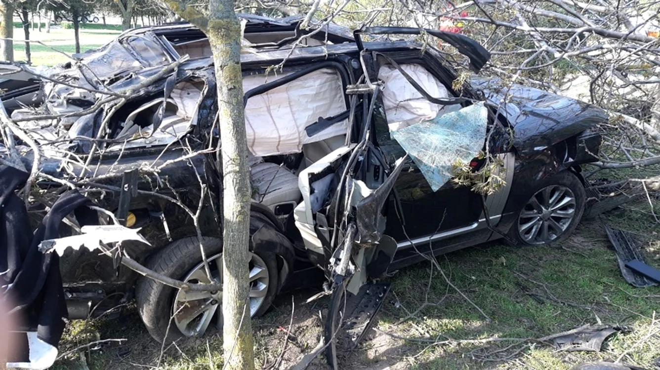 Impactul a fost violent, mașina designerului fiind extrem de avariată