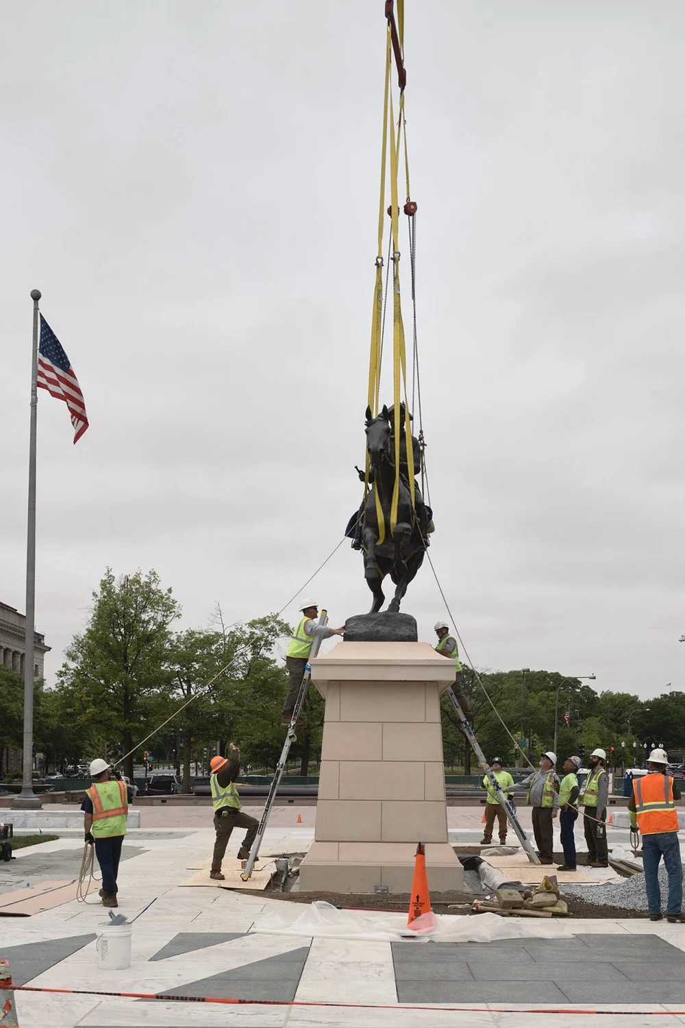 Monumentul unui proprietar de sclavi din SUA, reinstalat de Donald Trump după ce fusese îndepărtat în 2020