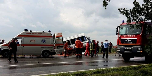 Accident la Slobozia spre Autostrada Soarelui A2 microbuz ciocnit cu TIR Foto Mădălin Sofronie