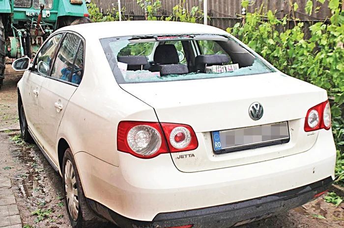 Lunetele maşinilor, făcute ţăndări