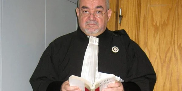 Decanul Baroului le-a transmis magistraţilor că au două luni pentru a-şi da demisiile ca să poată rămâne în avocatură