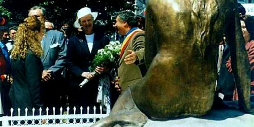 NEAMŢ: Mica Sirenă a fost mutată într-o magazie a firmei de gunoaie. Revista presei