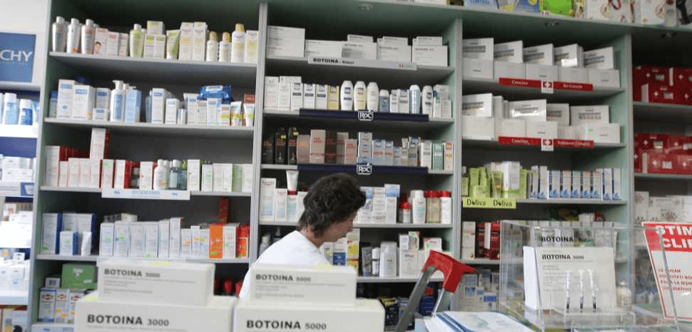 Grecia a cerut Comisiei Europene să crească producția de medicamente, având în vedere penuria acestora