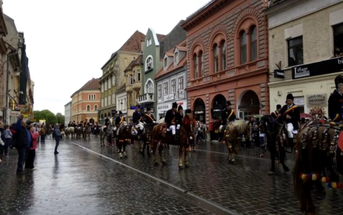 Parada Junilor atrage foarte mulţi tuşti străini. FOTOSimona Suciu